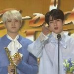 [방탄소년단] 윤기어깨대박ㅋㅋ