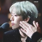 [백현] 1일 1회 꼭 봐줘야 한다는 백현이 조각<b>옆</b><b>선</b>~!
