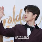 [EXO] <b>백성들</b>한테 인사해주는 토끼왕댜님