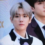 [EXO] 변백현 목 <b>셔츠</b> 남는것좀봐ㅠㅠㅠㅠㅠㅠㅠ