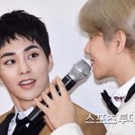 [시우민] 동생 바라보는 시우민 초 <b>스윗</b>