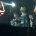 [EXO] 준면이 앵컬<b>무대때</b> 팬들한테 박수쳐쥬뮤ㅠㅠㅠㅠ