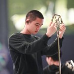 [EXO] <b>추운</b> 겨울을 이겨낼 수 있었던 큰 이유는 네가 있어서였다