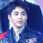 [EXO] 만원짜리 귀걸이하고 천만원대 의상 입은거 ㅋㅋㅋ