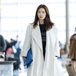 <b>샤넬</b> 행사가는 연예인 패션