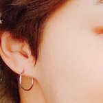 얘들아 귀 뚫고 뚫은<b>구멍</b>있잖아