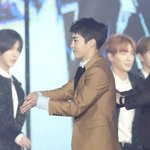 [시우민] 시우민 뭐 하는곀ㅋㅋㅋㅋㅋㅋㅋㅋㅋㅋ