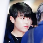 [박우진] 우지니 다시 <b>흑발</b>했어