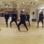 [EXO] 야 이거 준묜 널뛰기 <b>네이비</b>벨벳임??