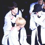 [방탄소년단] 쟤네땜에 <b>울화통</b> 터지는게 아니라 말귀못알아듣는 팬톡이삐땜에...