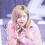 요즘 정연 단발머리 자리 잡았네 예쁘다