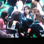 [드루와] 오늘자 아육대 녹화 중 아이오아이 친목