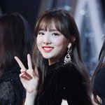 비주얼 일등 여아<b>이돌</b>