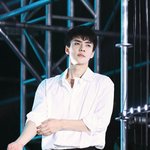 [EXO] ㅈㄴ 뜬금없지만 흰<b>셔츠</b>+청바지 코코밥 원한다