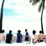 [EXO] 언제나 <b>뭉클</b>한 엑소의 뒷모습들