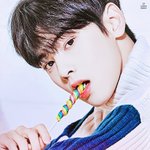 <b>수려</b>한 외모의 남아이돌