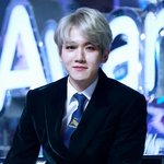 [백현] 백현이 멜<b>뮤때</b> 넥타이했어