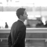 지난주 인천공항에 나타난 현실 <b>유시진</b> 돋는 송중기