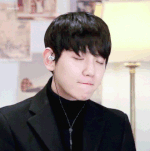 [EXO] 이건고르기어려울걸 흑발큥<b>vs</b>은발큥