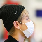 [백현] 마스크 백현 <b>옆선</b>은 귀요미