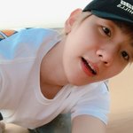 [EXO] 배켠......<b>셀카</b> 다시 보니까
