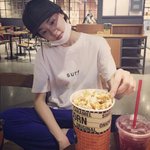 [댓글부탁해] 고양 스타<b>필드</b> 혼밥하기 좋은 데 어디있어??