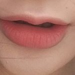 이런 <b>발색</b> 나오는 립 추천 좀