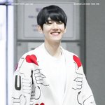 [백현] <b>하트</b>❤ 니트 가디건 백현이