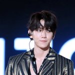 [백현] 울백현 뭘 입어도 <b>명품</b>어깨 ㅠㅠ