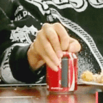 [EXO] <b>한손</b>으로 캔따기 못하는년있움..?