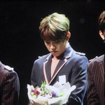 [박우진] <b>우진</b>이 꽃 받았는데 아가 안은줄..