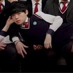 [드루와] + 남자 무리있으면 <b>그</b> <b>옆</b>에 못지나가는거