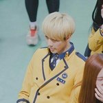 당일까지도 좋아한다고 말못하며 <b>속</b>으로 끙끙앓으며 <b>그</b> 남자애를 바라본다..