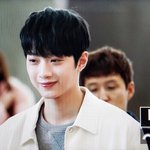 [라이관린] 관린이 발렌티노 출근짤