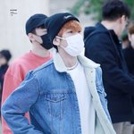 [EXO] 변백현 인별 <b>입</b>은<b>옷</b> 이<b>옷</b>이랑 똑같은 건가