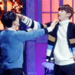 [EXO] 김종대가 <b>박찬열</b> 놀아주는 짤