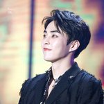 [EXO] 작작 싸우고 팬들보는 눈빛 개<b>스윗</b>한 민석이나 봐라