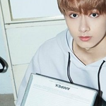 [세븐틴] <b>준휘</b>가 들고있는게 뭘까