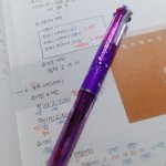 솔직히 이 <b>볼펜</b> 이쁘지않음?