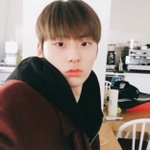 눈 <b>황민현</b> 같냐?ㅋㅋㅋㅋㅋ