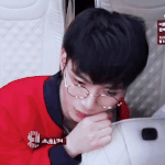 [댓글부탁해] 소속사도 그룹명도 단체사진도 없는 아이돌