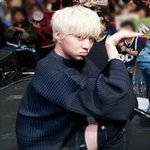 무대에서 바지 내려간? 아이돌