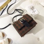 핸드백도 샀는데 하나에 3000원<b>대임</b>