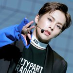 [시우민] 시우민 럭키원 직캠 곧 100만이야>.<