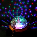 [꼭조언부탁] 미러볼 틀고 뛰노는 윗집, 참아야 하나요?