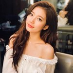 [댓글부탁해] 나방금 <b>후면</b>카메라로 얼굴찍어봤거든