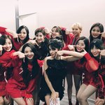 헐 카밀리랑 트와이스랑 <b>티티</b>포즈하고 사진찍음