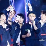 [EXO] 뭔가 <b>이옷</b>입힐거같기도 하고...