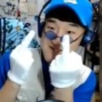 친구가 내 사진 찍어줬는데 <b>개충</b>격먹음