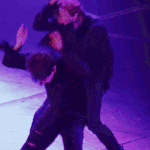 옷끈을 입으로 물어버렸어ㄷㄷㄷㄷㄷㄷㄷㄷ